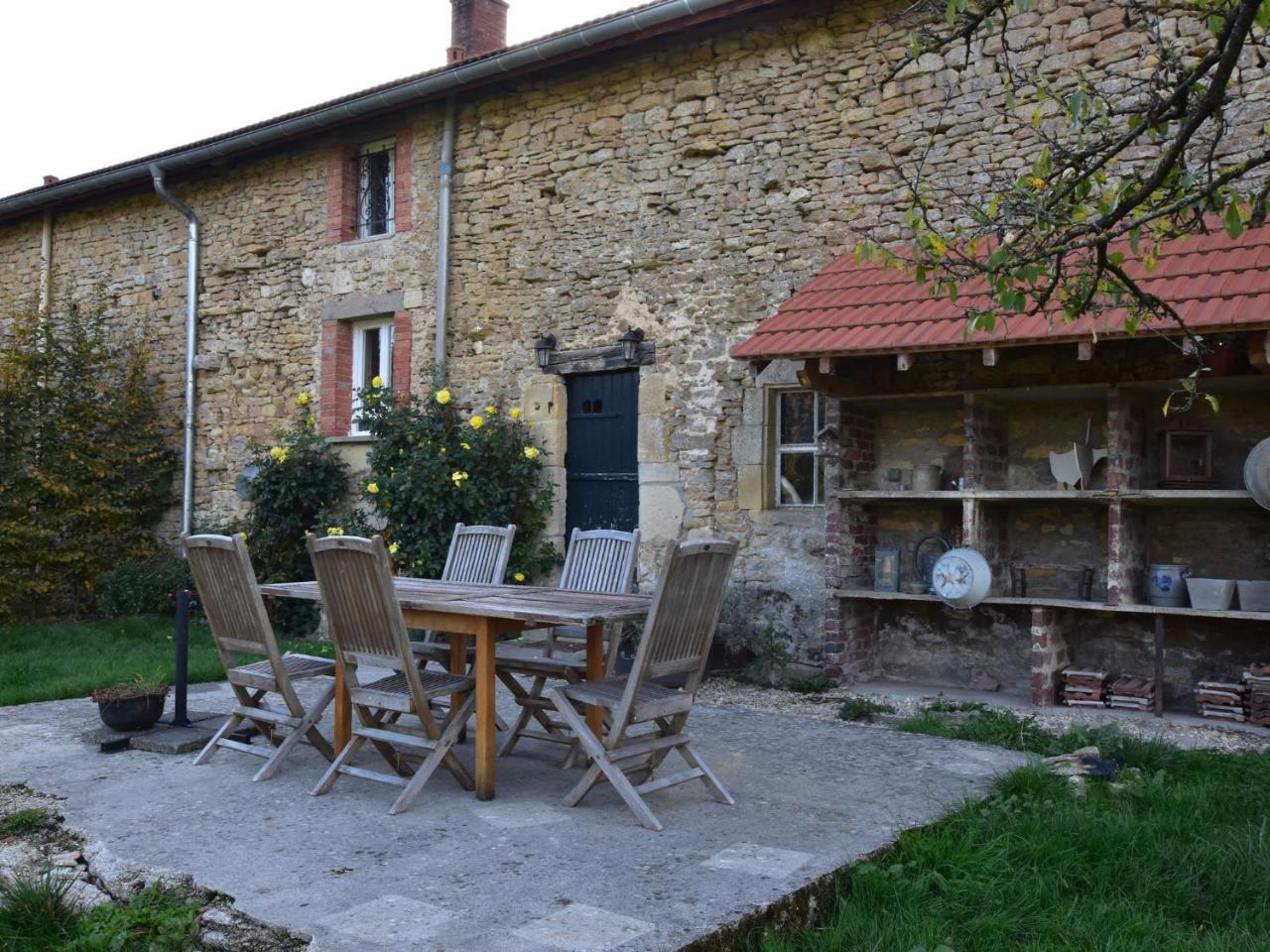 Spacious Holiday Home Near The Forest Barricourt المظهر الخارجي الصورة