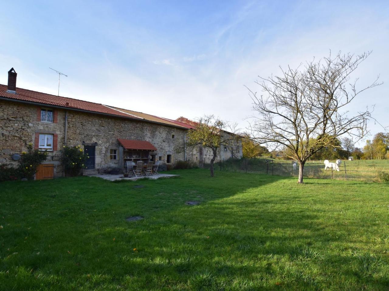 Spacious Holiday Home Near The Forest Barricourt المظهر الخارجي الصورة